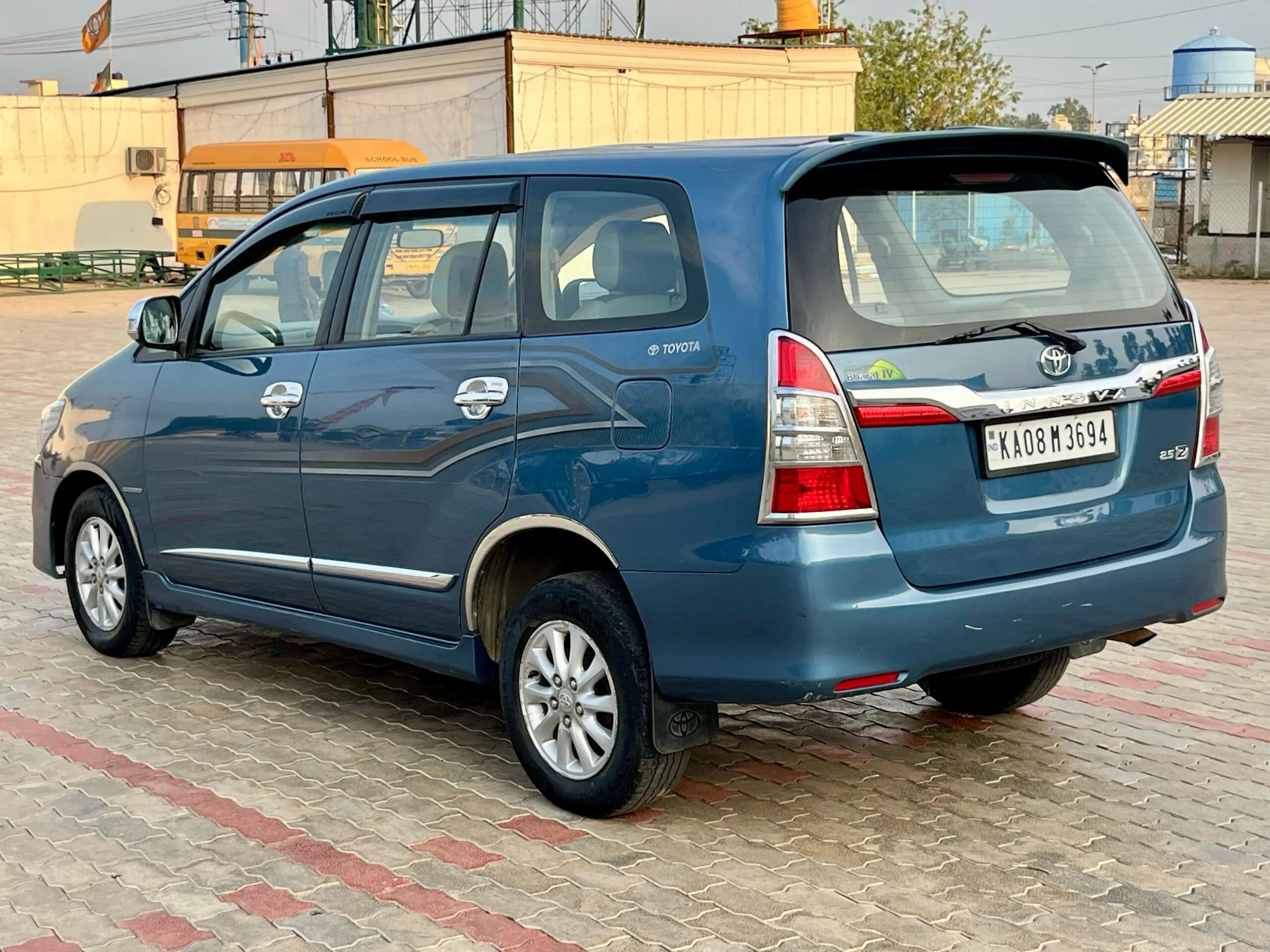 Well Maintained Toyota Innova 2.5 Z Diesel – 2014