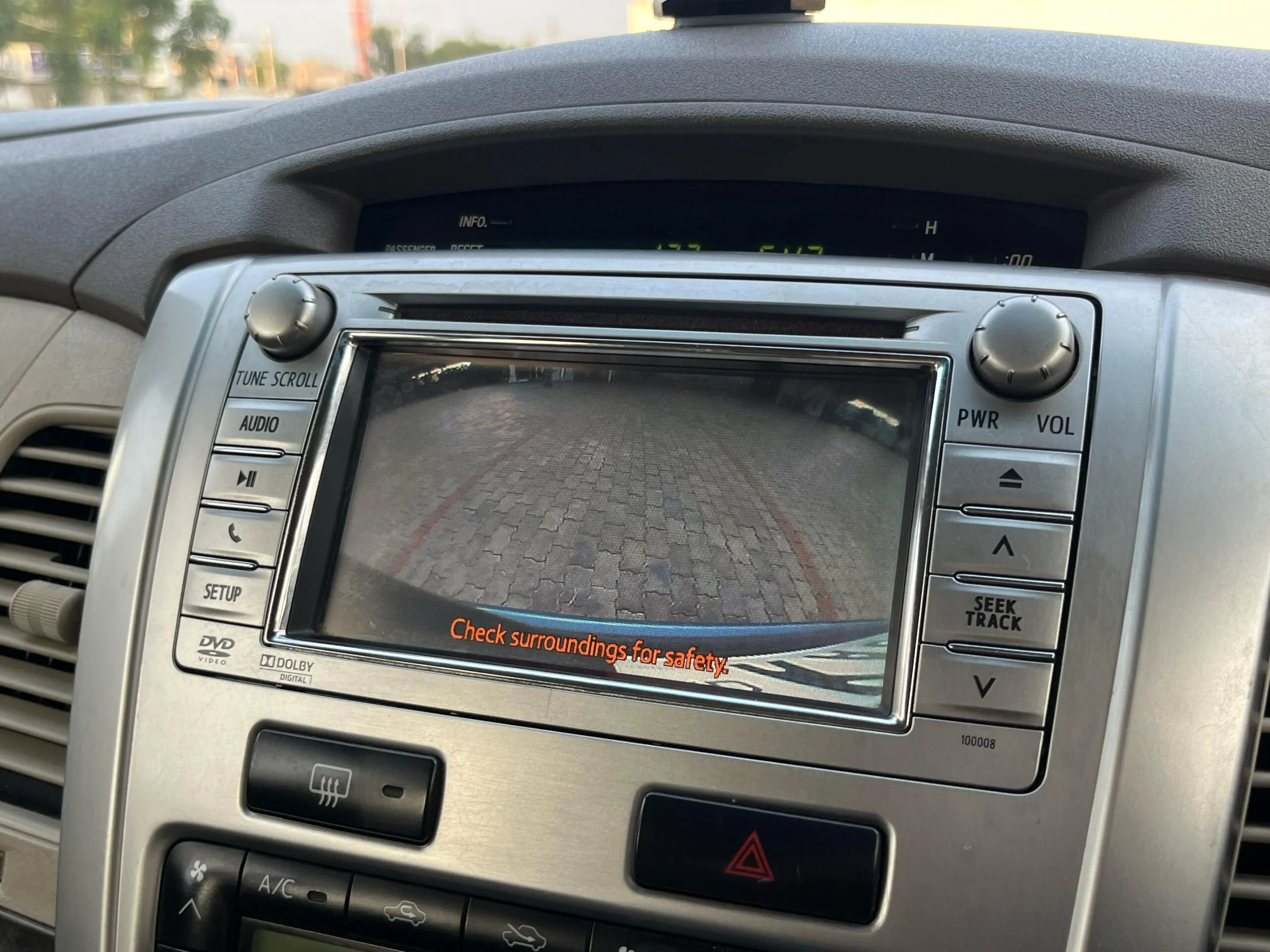 Well Maintained Toyota Innova 2.5 Z Diesel – 2014