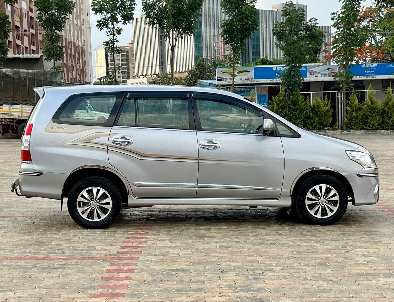 Well-Maintained 2015 Toyota Innova 2.5 V Diesel