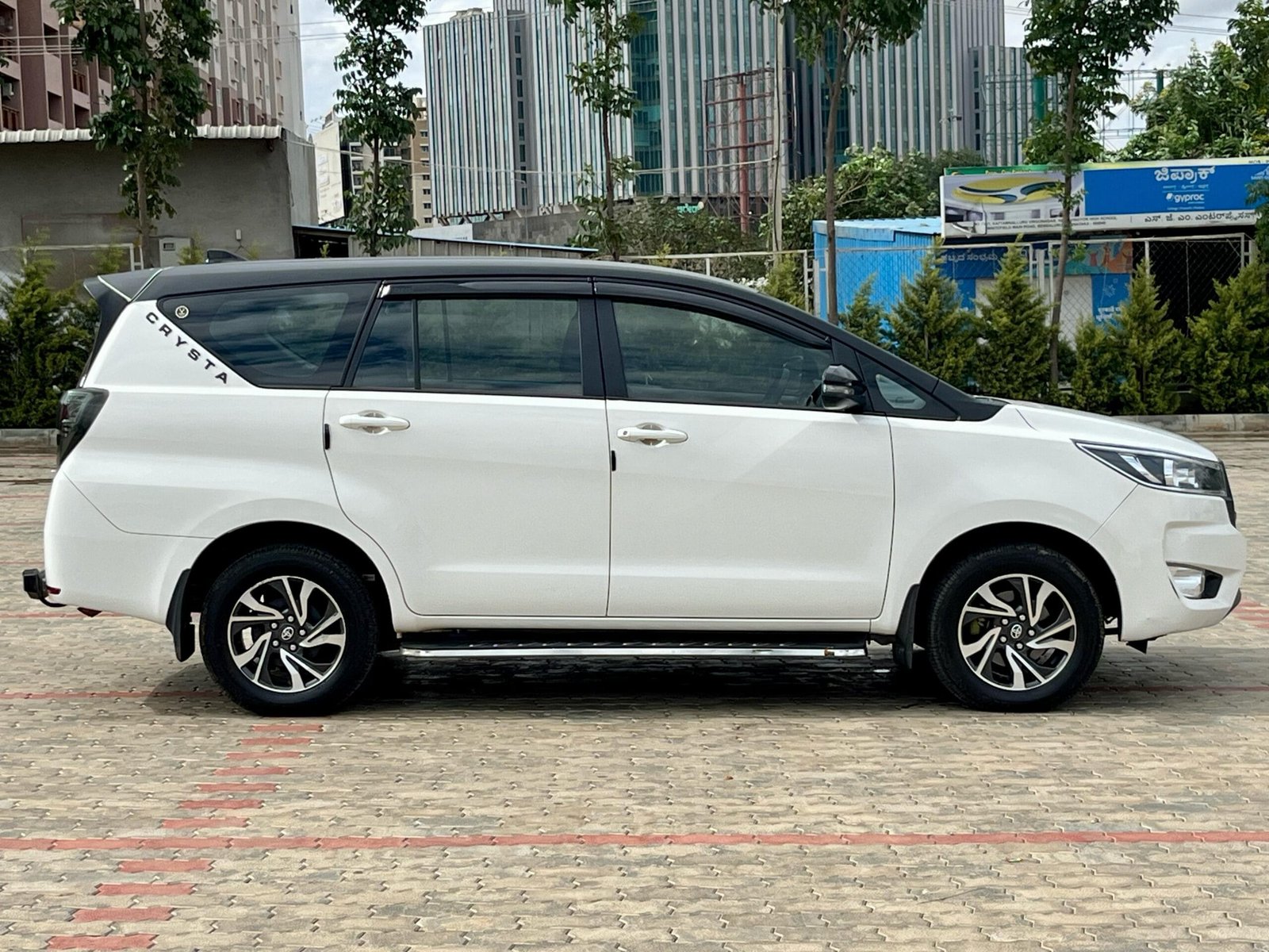 Toyota Innova 2.4 G MT 2024 – Limited Edition