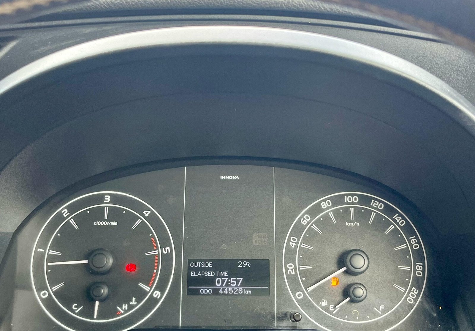 Toyota Innova 2.4 G MT 2024 – Limited Edition