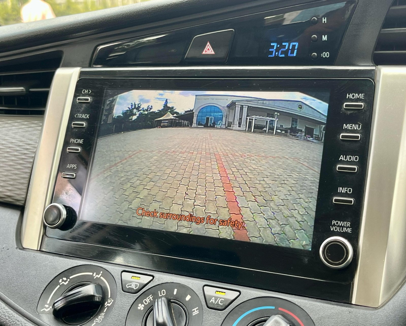 Toyota Innova 2.4 G MT 2024 – Limited Edition