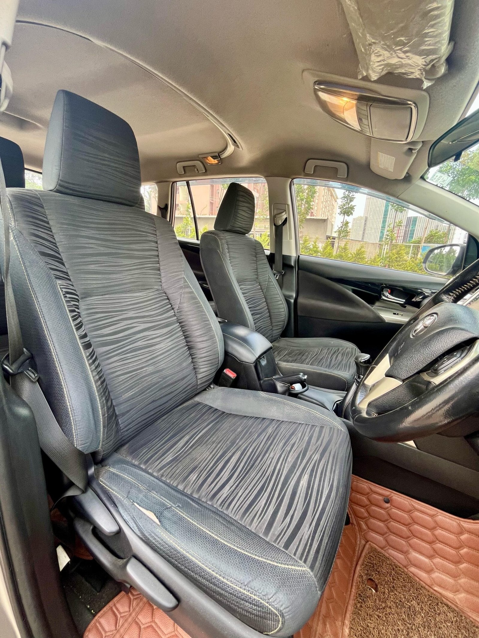 Toyota Innova Crysta 2.4 V – 2017, Single Owner