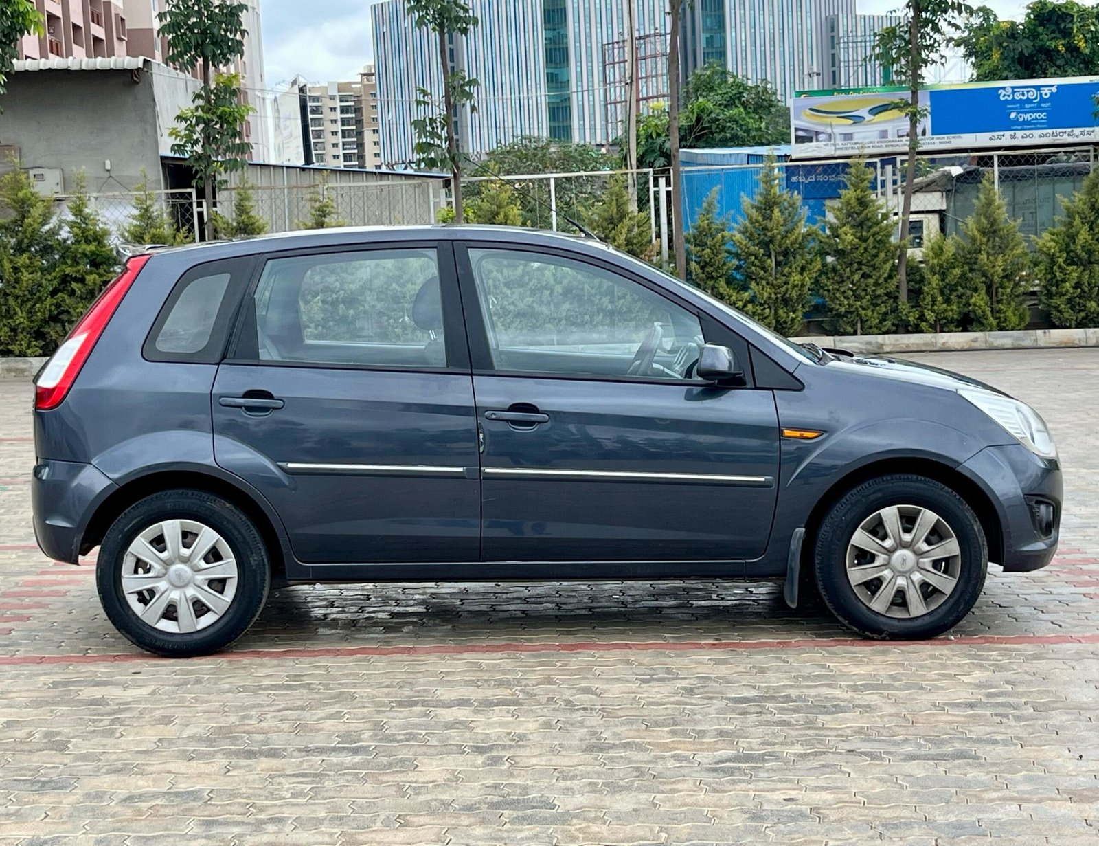 Well-Maintained 2013 Ford Figo 1.4 EXI Diesel for Sale