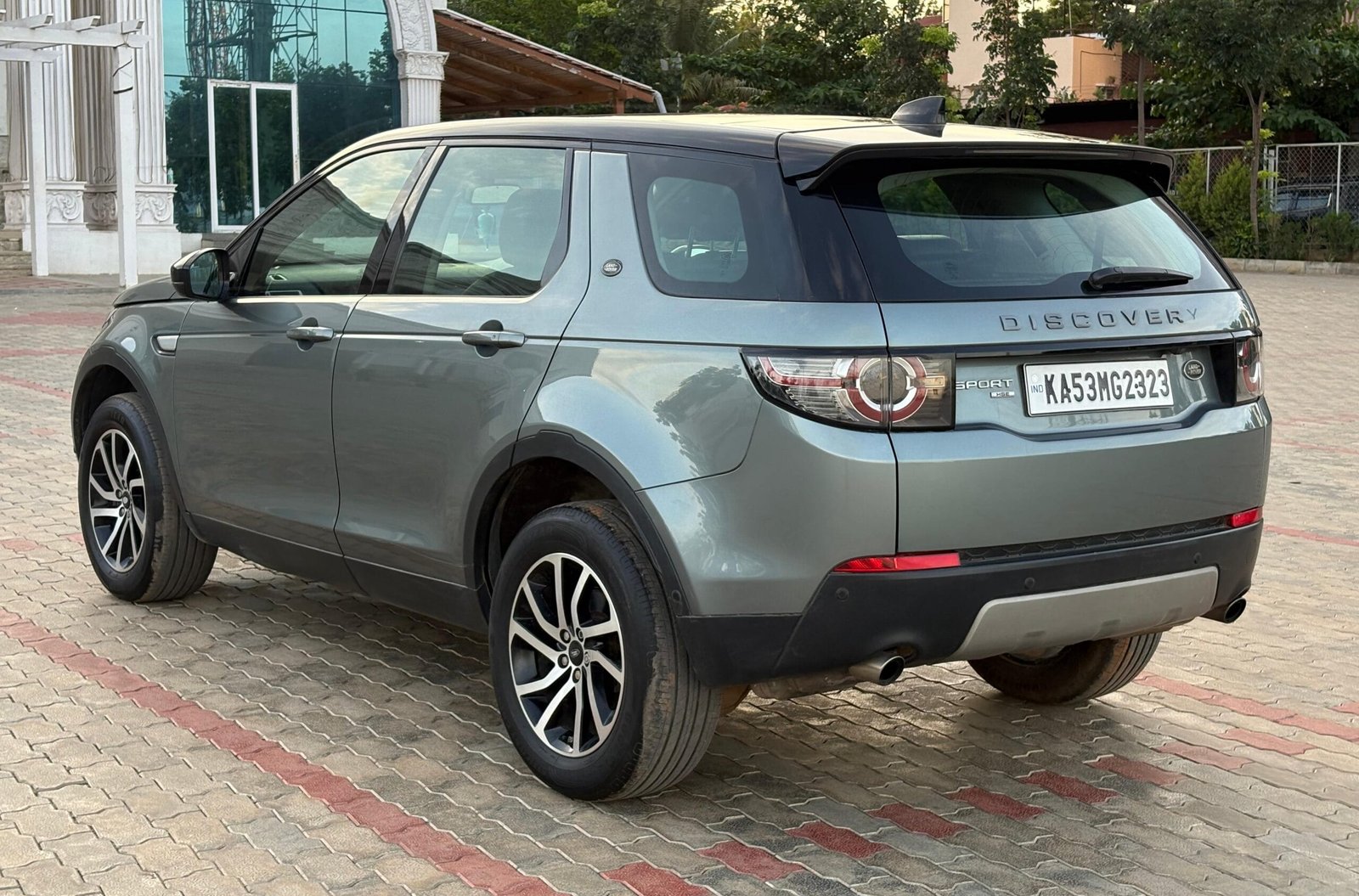 Land Rover Discovery Sport 2.0 – Best Luxury Car