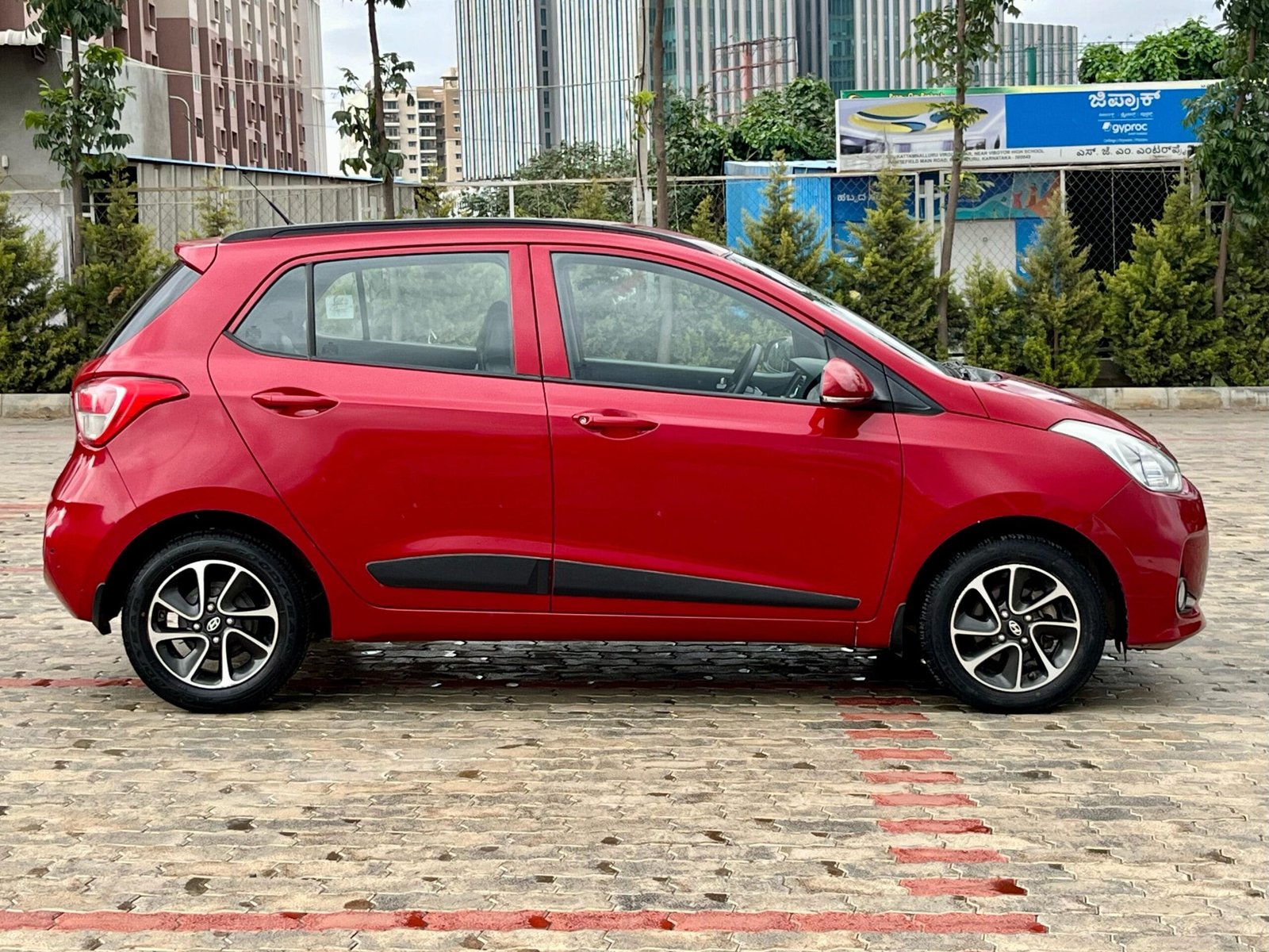Hyundai Grand i10 Sportz (O) AT