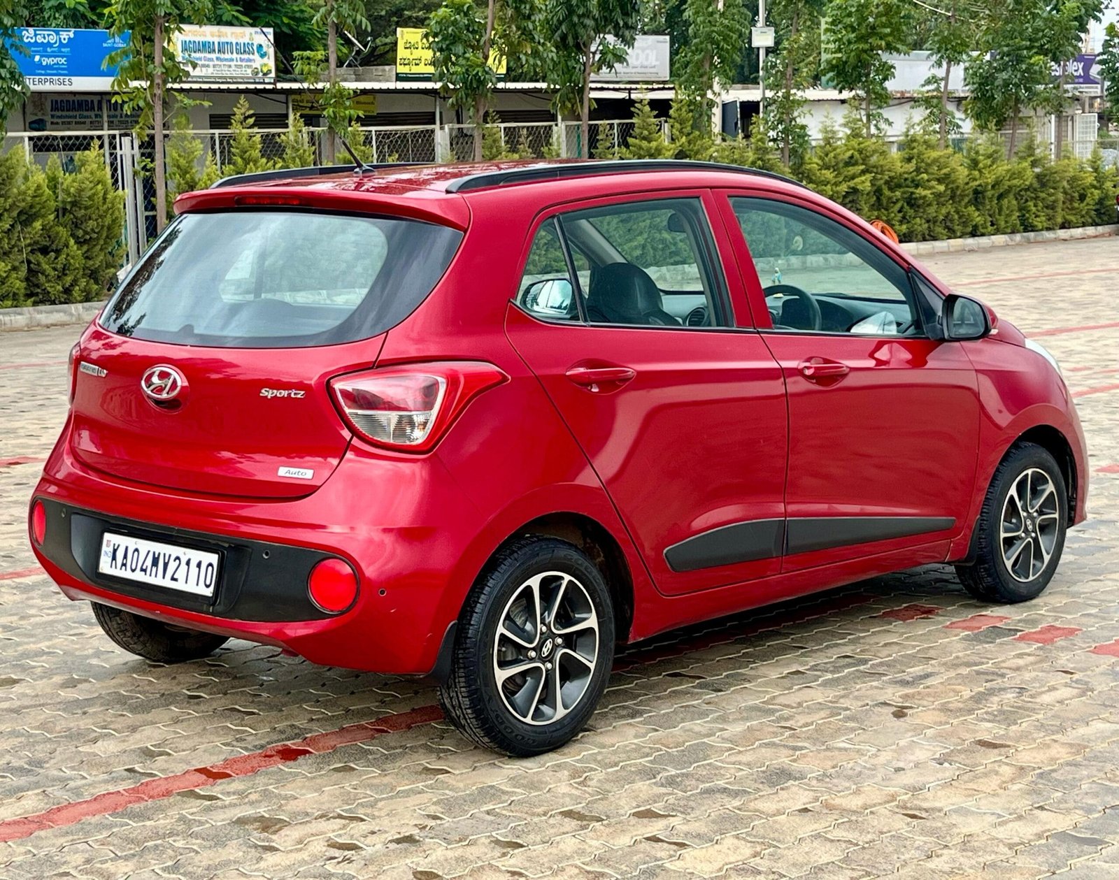 Hyundai Grand i10 Sportz (O) AT