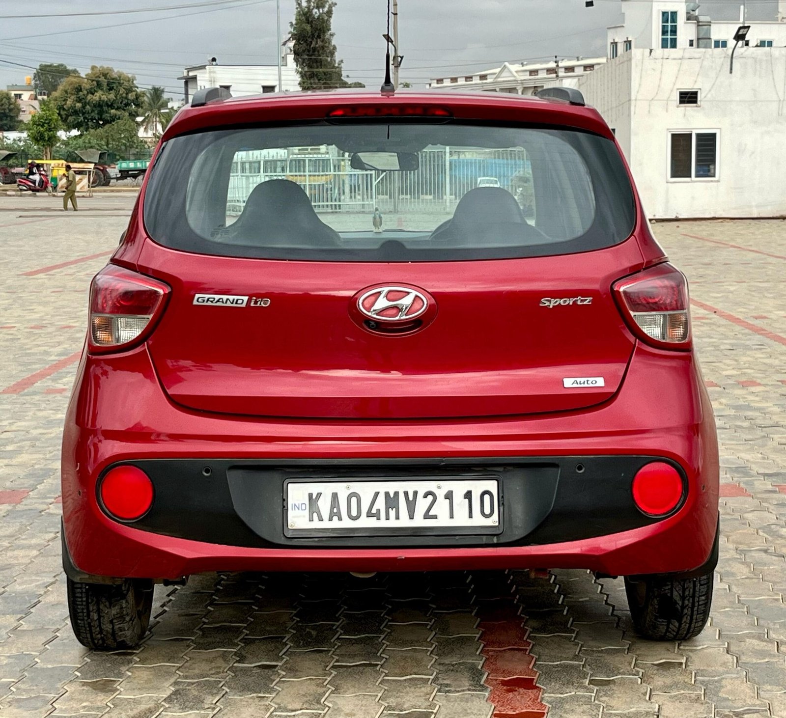 Hyundai Grand i10 Sportz (O) AT