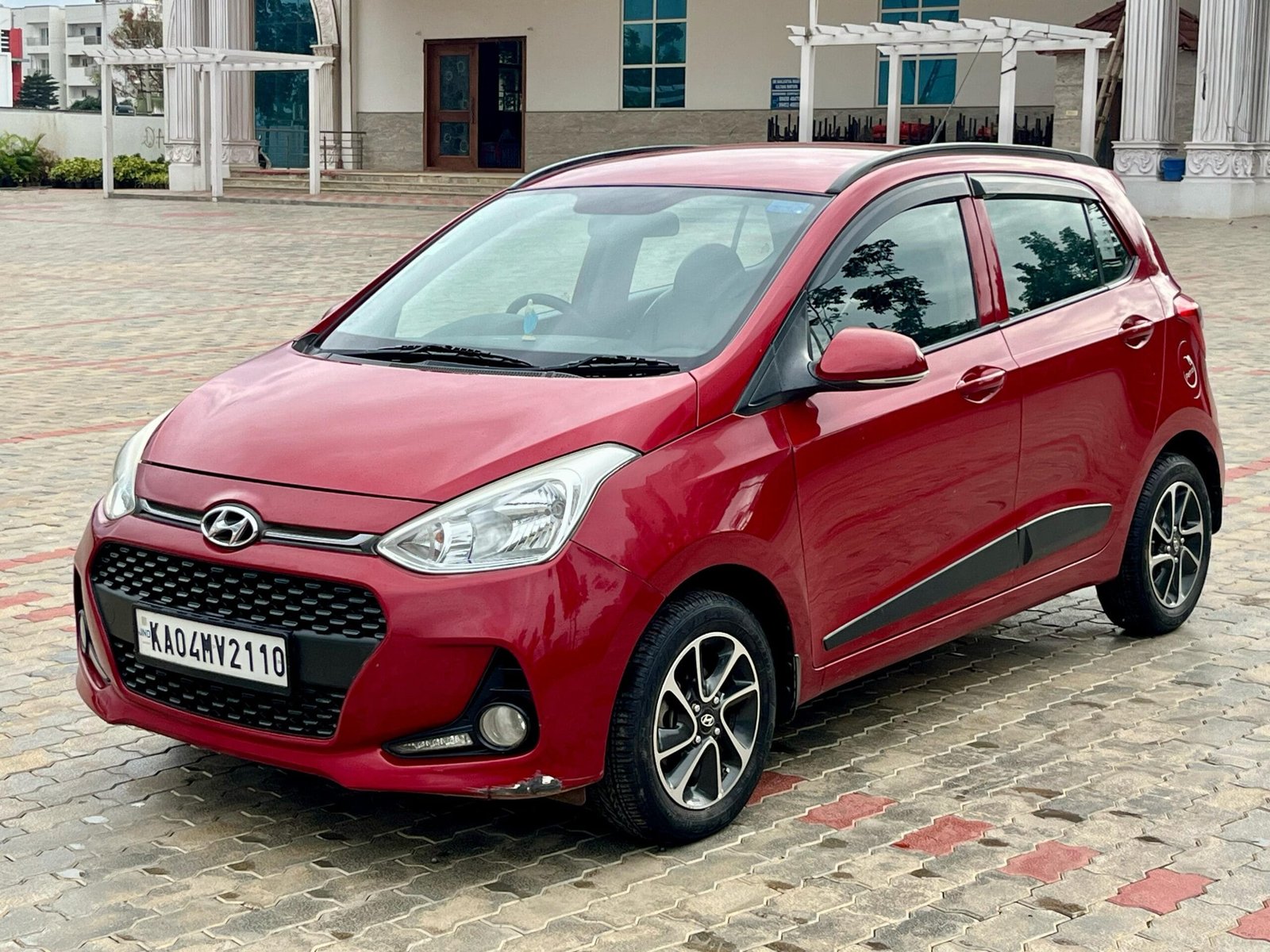 Hyundai Grand i10 Sportz (O) AT