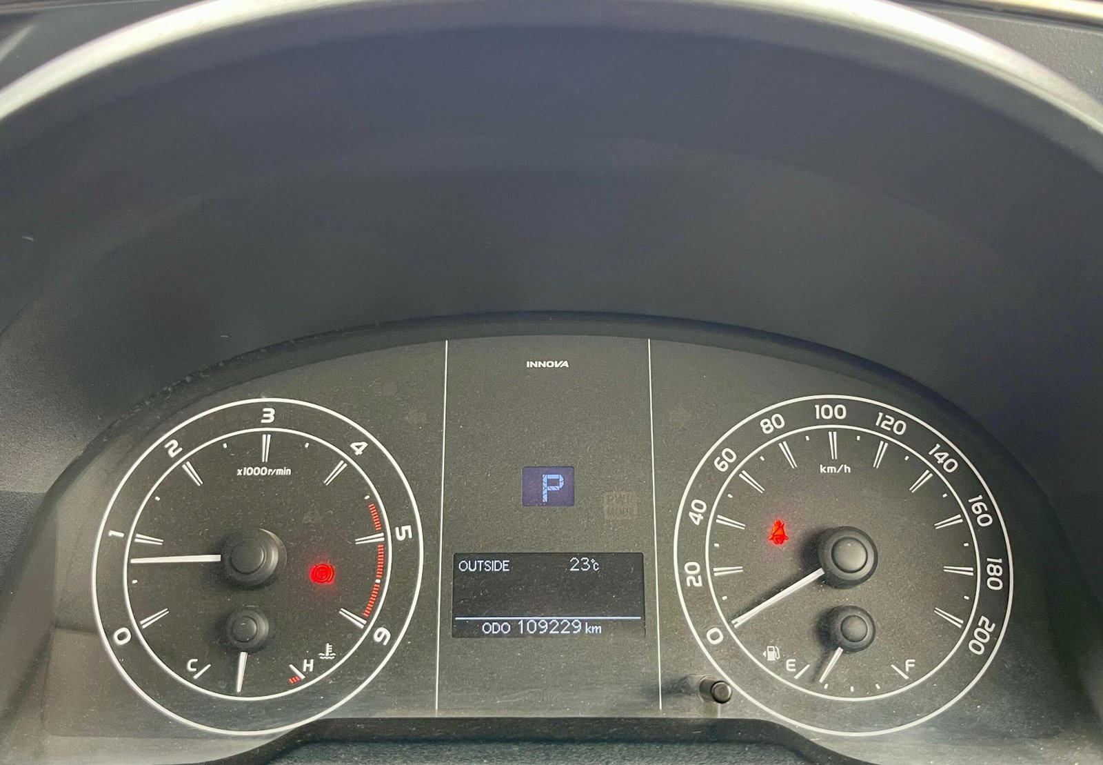 Toyota Innova Crysta 2.4 G Automatic