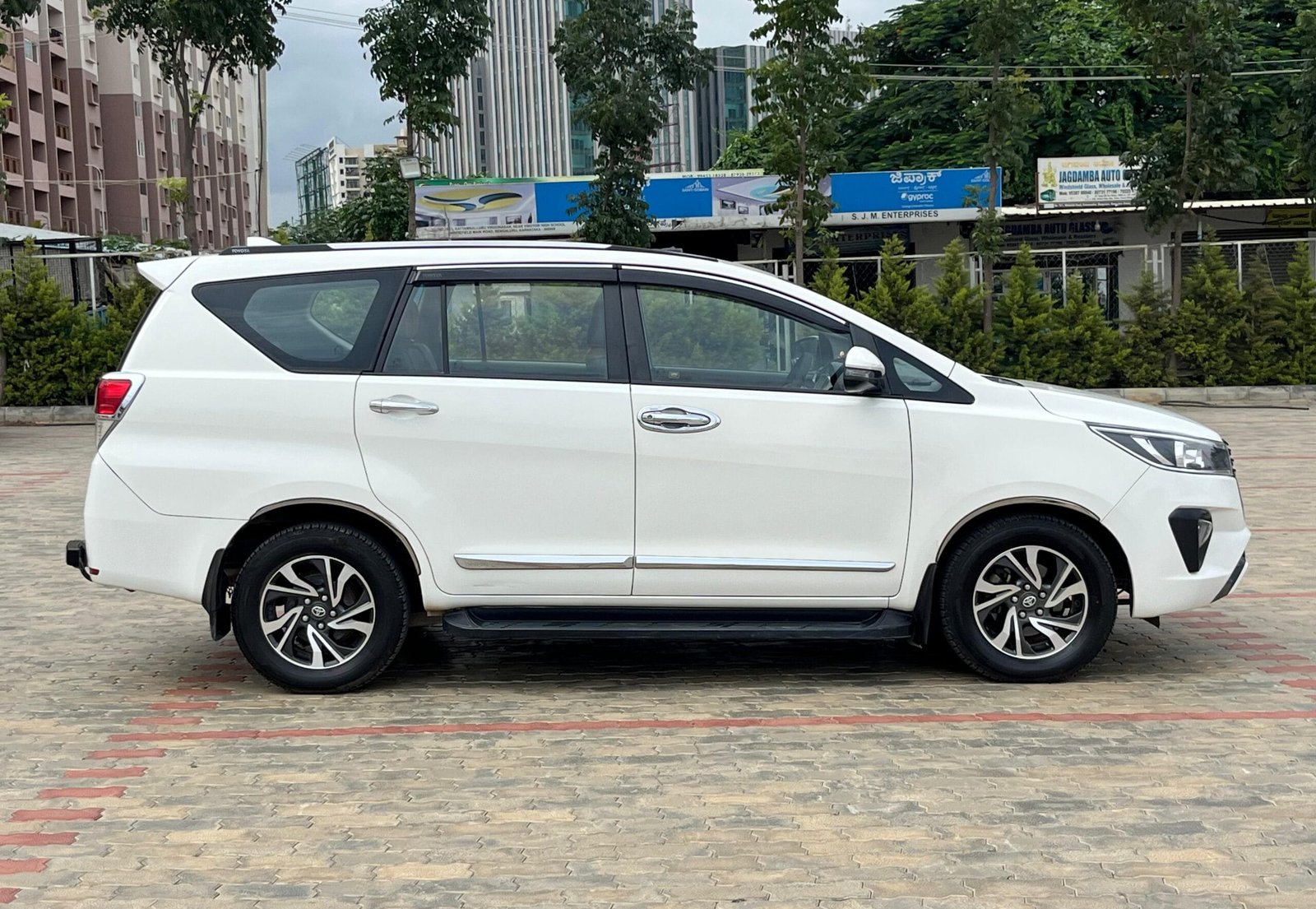 Toyota Innova Crysta 2.4 G Automatic 2021 for Sale