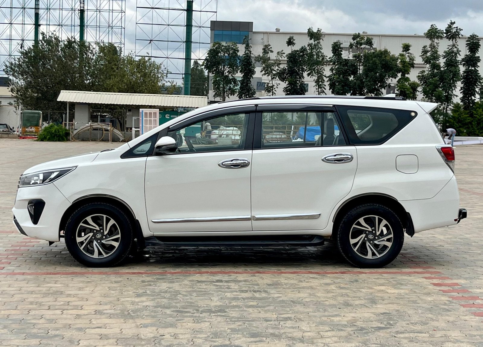 Toyota Innova Crysta 2.4 G Automatic 2021 for Sale