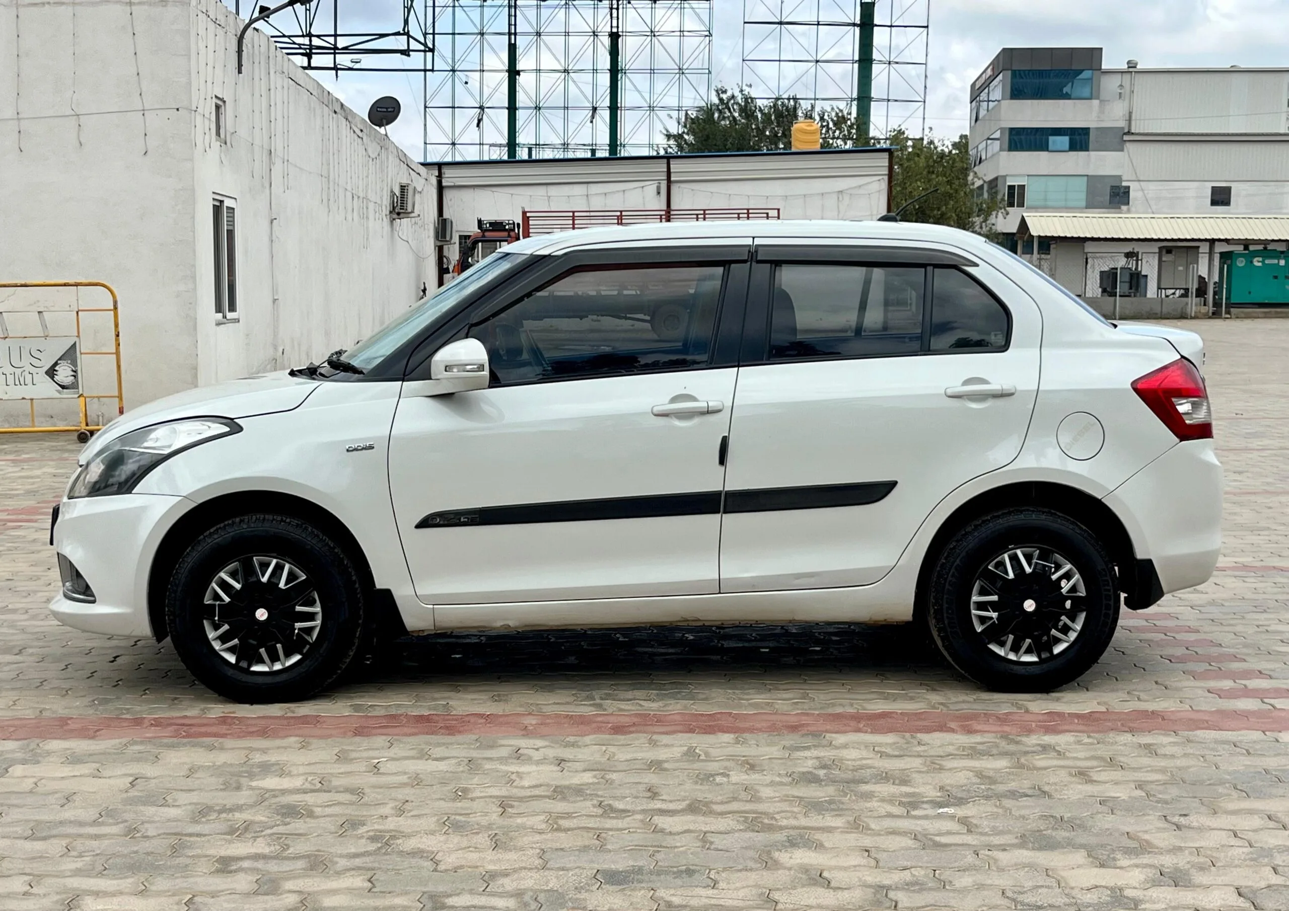 Maruti Suzuki Swift Dzire VDI