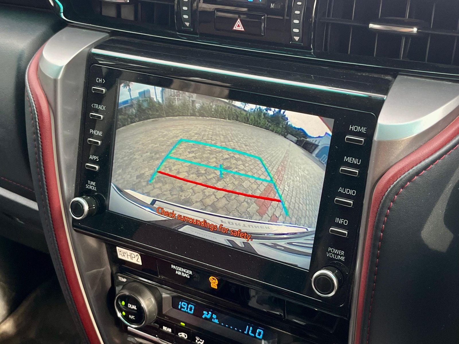 Toyota Fortuner Legender AT 2024 – Premium