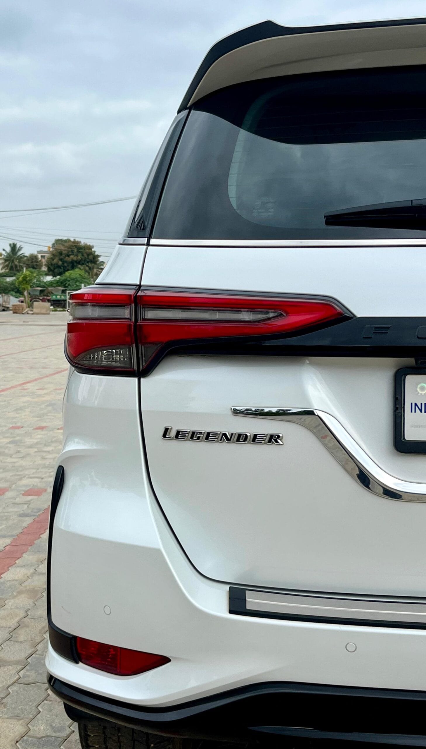 Toyota Fortuner Legender AT 2024 – Premium