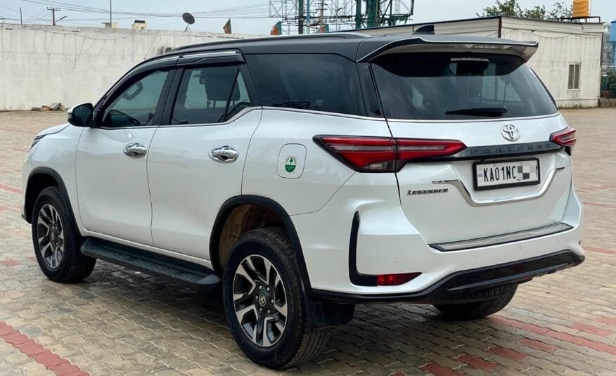 Toyota Fortuner Legender AT 2024 – Premium