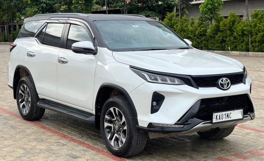 Toyota Fortuner Legender AT 2024 – Premium