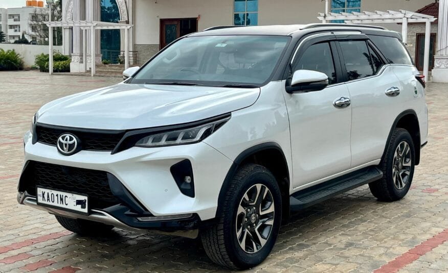 Toyota Fortuner Legender AT 2024 – Premium