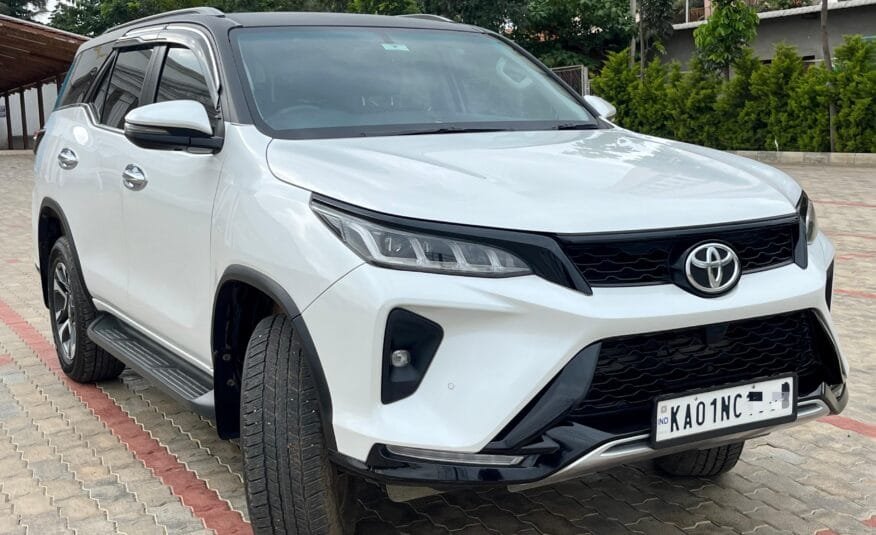 Toyota Fortuner Legender AT 2024 – Premium