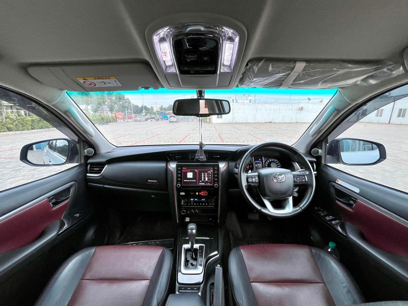 Toyota Fortuner Legender AT 2024 – Premium