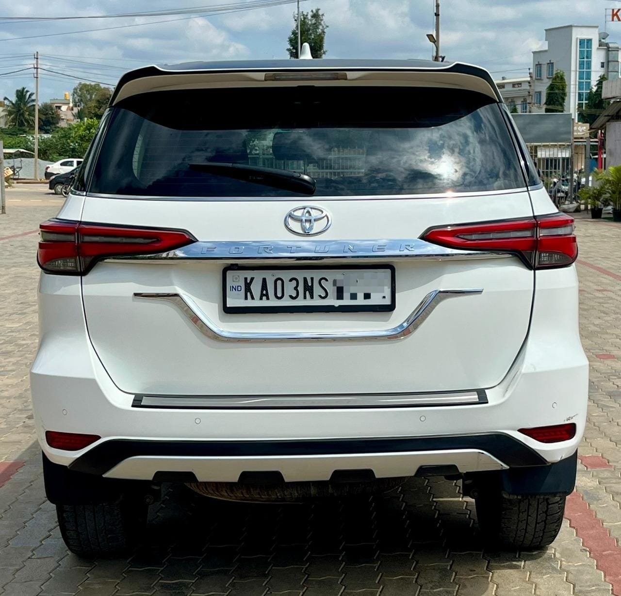 Toyota Fortuner MT 4×2 – A Symbol of Power