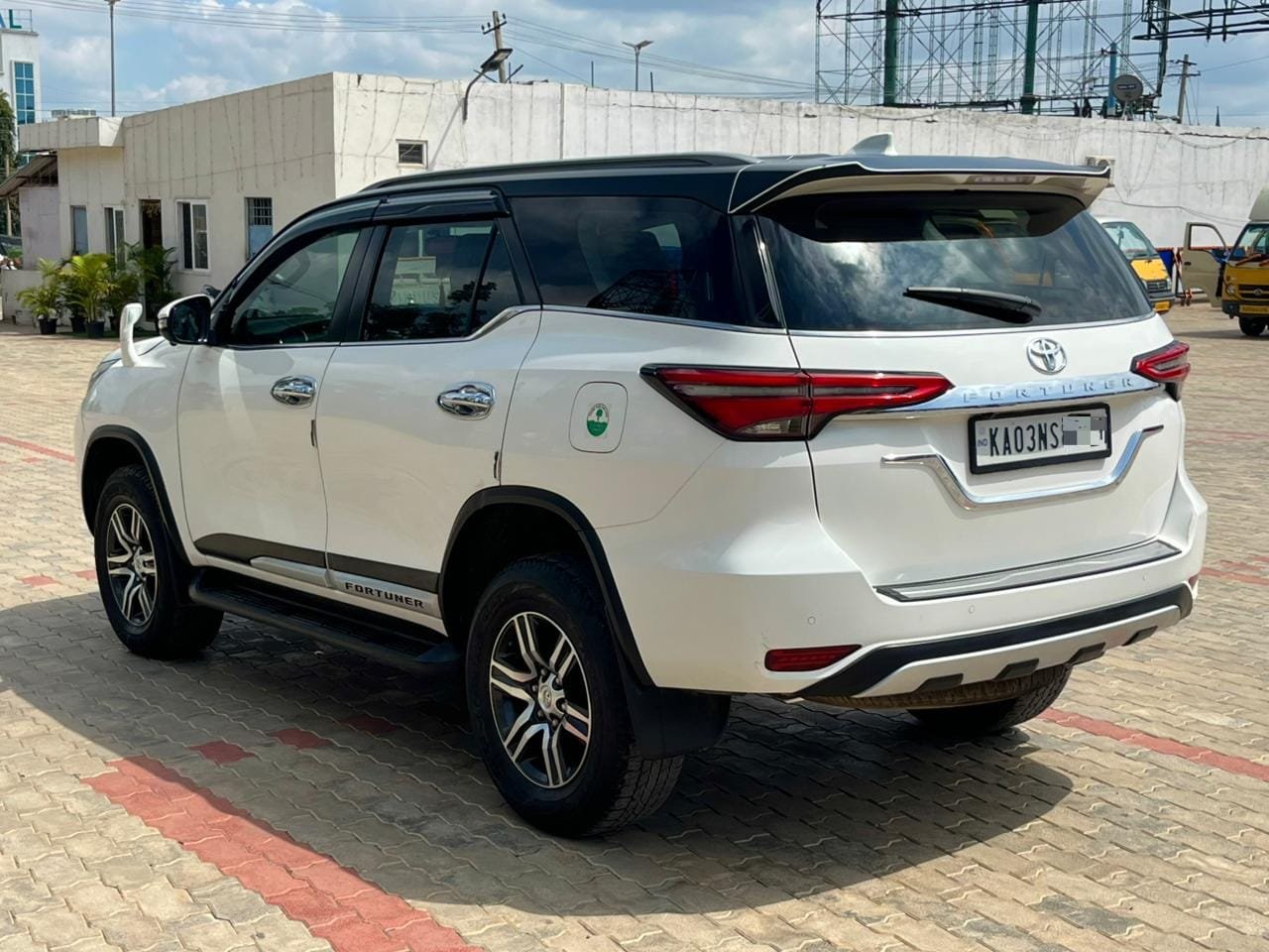 Toyota Fortuner MT 4×2 – A Symbol of Power