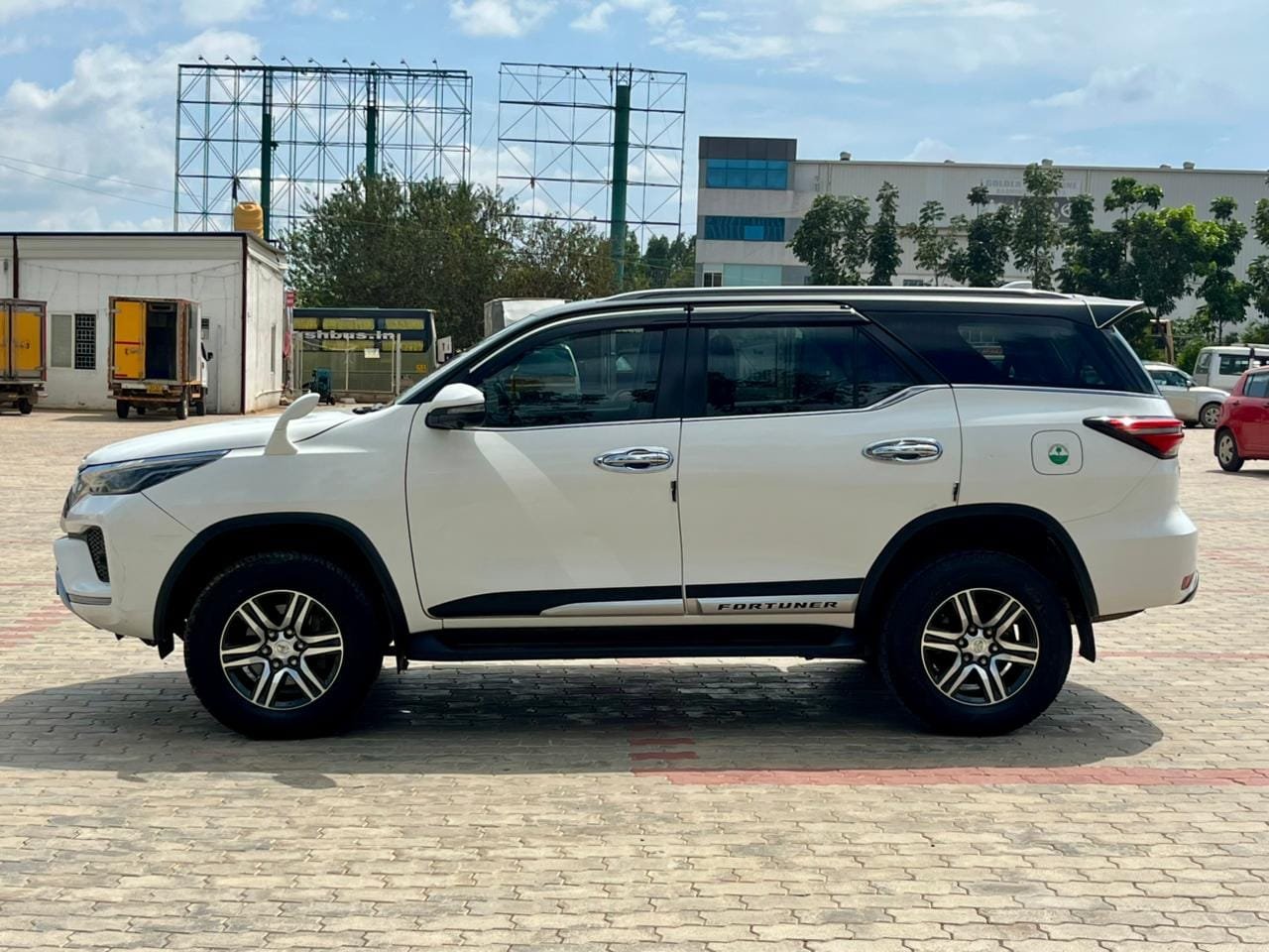 Toyota Fortuner MT 4×2 – A Symbol of Power