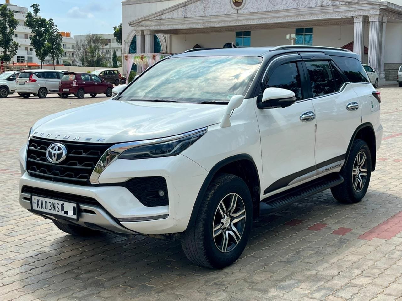Toyota Fortuner MT 4×2 – A Symbol of Power