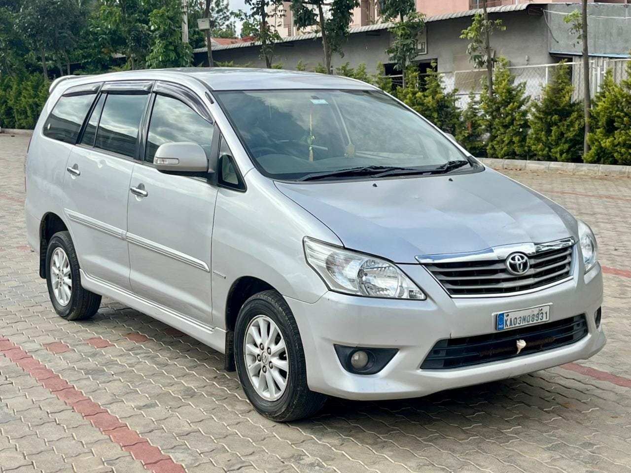 Toyota Innova 2.5 V 2012 Diesel