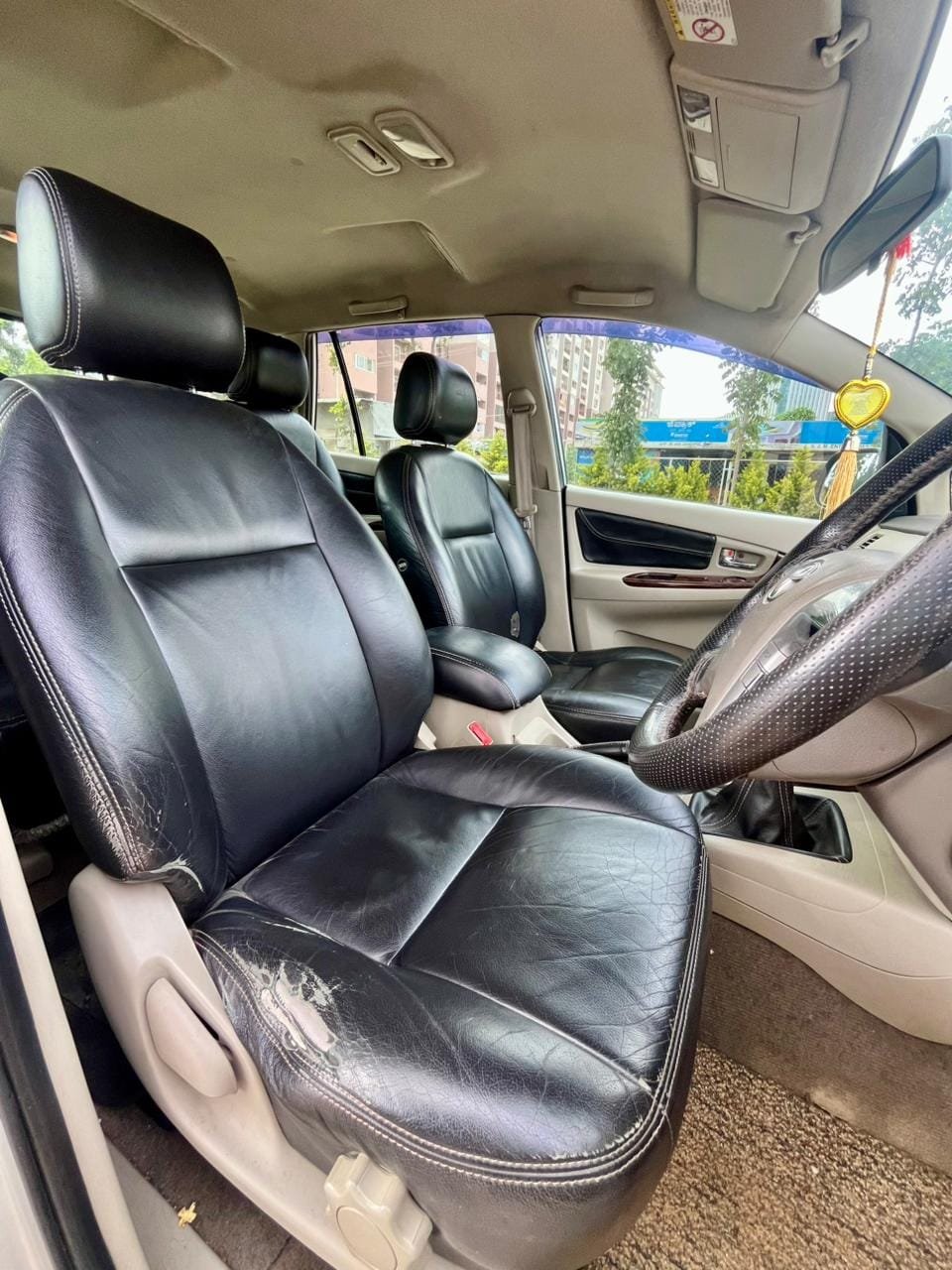 Toyota Innova 2.5 V 2012 Diesel