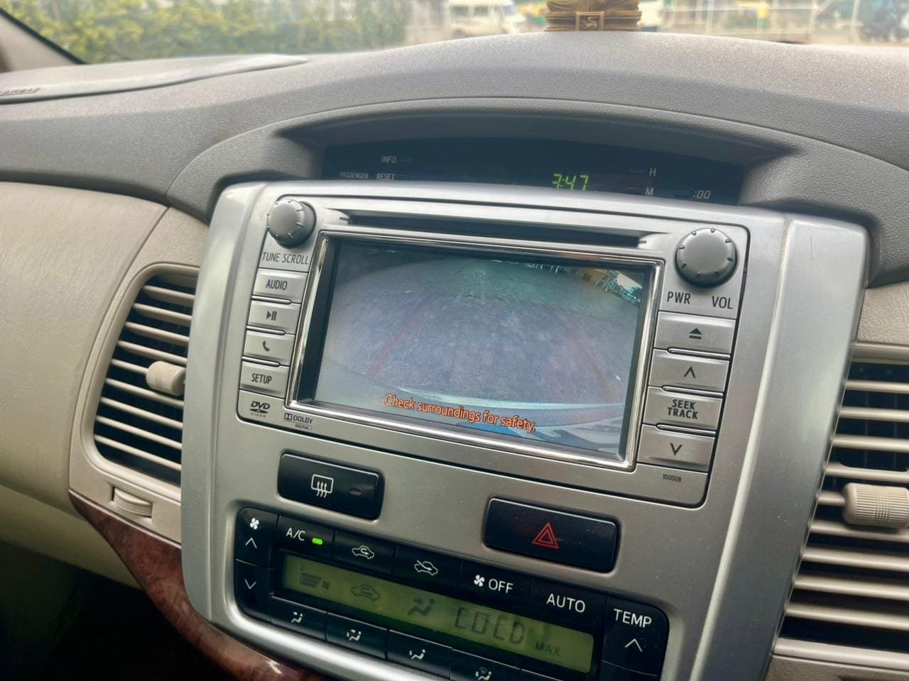 Toyota Innova 2.5 V 2012 Diesel