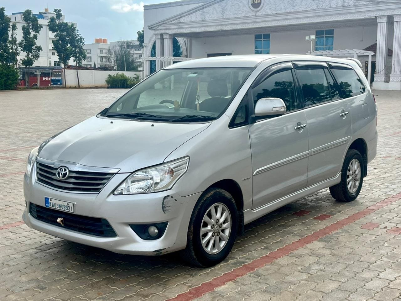 Toyota Innova 2.5 V 2012 Diesel