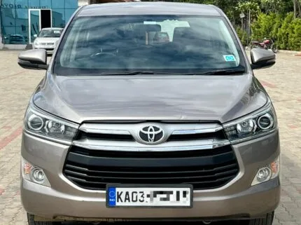 Toyota Innova Crysta 2.4 V