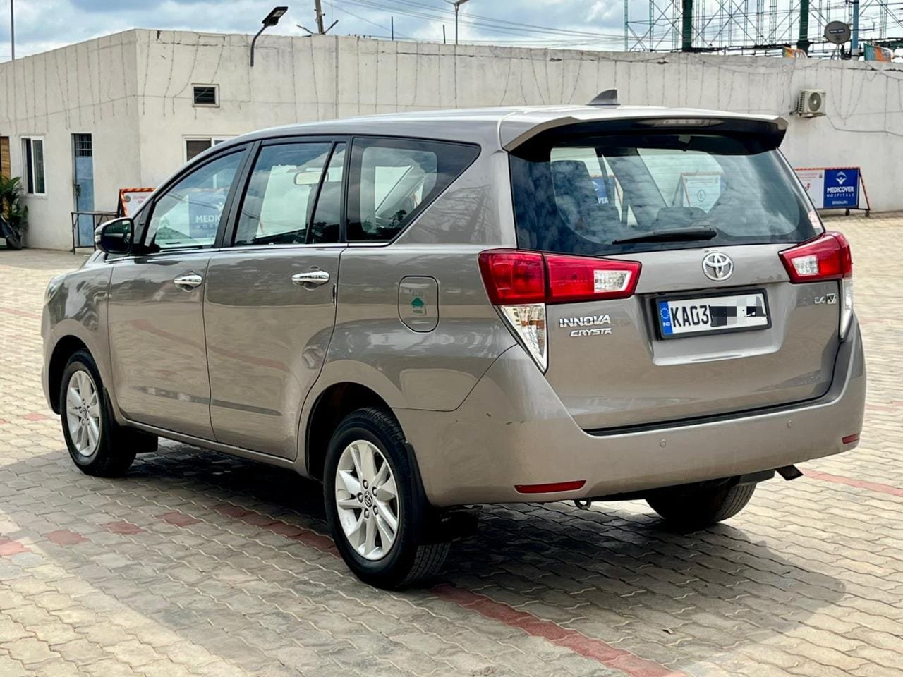 Toyota Innova Crysta 2.4 V Diesel | Best Used Car